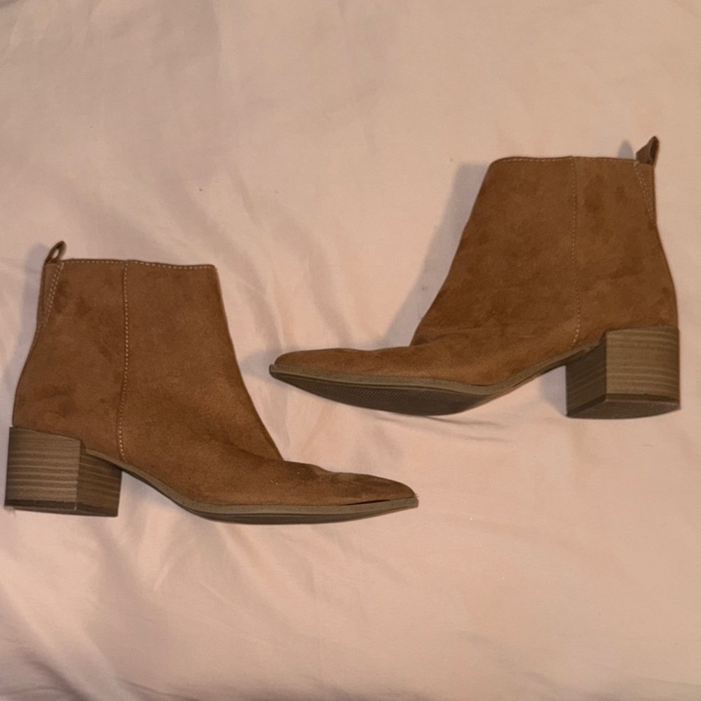 Universal Thread Brown Ankle Boots